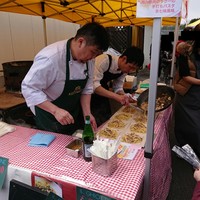 イル ギオットーネ 京都本店 - 盛り付け中