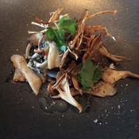 レストラン マノワ - 前菜 すっぽんのフリット きのこのソース