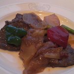 家全七福酒家 SEVENTH SON RESTAURANT - 和牛と甘酢生姜、パイナップルの炒め