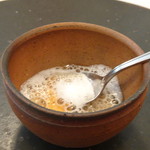 食堂セゾンドール - 下に紫雲丹が入っています。海水ですので仕方ないですが、ショッパイ。