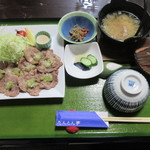 たんとん亭 - 炭豚塩焼き膳