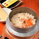 Kamameshi (rice cooked in a pot) (chicken)