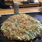 okonomiyakitakoyakitampopo - 一番人気のたんぽぽスペシャル玉930円(店長オススメの具だくさん！大きめデス)豚玉580円 ミックス玉 680円 ねぎ豚玉680円 大盛り200円増デス