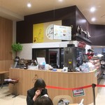 サミカフェ - 表向きはパン屋さんで後ろはカフェ的なww