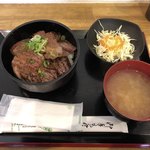 タクミ ミートガーデン - カルビ＆ハラミ焼肉丼(肉増し)♪