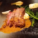 部位ごとに調理法を変える豚肉専門店 グロワグロワ - 一人一皿食べたいけど。。高い(^^;