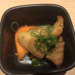 Uotami - お通しは鮭のフライ