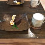 Cafe That's Bock Ring - 生クリームとオレンジのガトーショコラとマキチャート(メープル)