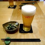 天ぷら処 こさか - 生ビール ＆ お通し（タケノコとミツバの和え物）