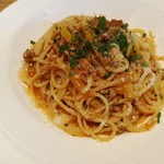 アッラゴッチャ - 自家製サルシッチャとパプリカのトマトソーススパゲッティ