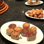 The Blue Train - パン・焼菓子もあります。