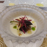 ビストロ ダイア - ホワイトアスパラの冷製ポタージュ、平貝炙りと紫アスパラ