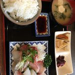 お食事処 鮮魚商 魚てつ - 