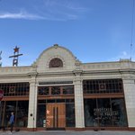 Starbucks Reserve Roastery and Tasting Room - パイクストリートを登ったところにあります