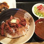 ビフテキ丼と茄子のはさみ揚げ付  1050円