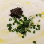 麺屋 六感堂 - 冷製トリュフ香る白い雲丹和えそば（ビシソワーズのエスプーマ仕立て）