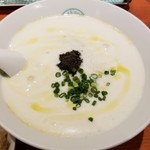 麺屋 六感堂 - 冷製トリュフ香る白い雲丹和えそば（ビシソワーズのエスプーマ仕立て）