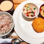 カフェ&ミール ムジ - おかず3種+味噌汁+スープ