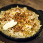 豚小家 - 2018.5 鉄板カレーチーズガーリック焼きめし（680円）