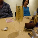 トゥ・ラ・ジョア - 