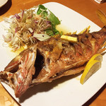 琉球酒場　游林屋 - メニューにないけど、お魚の唐揚げ。確か1000円くらいだったと思います