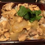 やきとり都夏 - 鶏丼のアップ