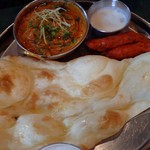 インド料理クリスパマハル - オクラとチキンのカレー（日替わり）
