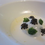 キュイジーヌ[s] ミッシェル・トロワグロ - ブロッコリー アーモンド 林檎とキャビア