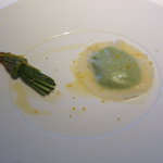 キュイジーヌ[s] ミッシェル・トロワグロ - グリンピースのラビオリ 花ズッキーニとオレンジ