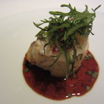 キュイジーヌ[s] ミッシェル・トロワグロ - 力強い味わいの鮟鱇 エストラゴン風味 フェンネルと上野原のリーフ野菜