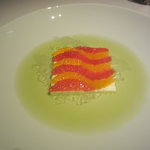 キュイジーヌ[s] ミッシェル・トロワグロ - グレープフルーツとオレンジ パセリのナージュ ヨーグルトのクリーム