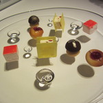 キュイジーヌ[s] ミッシェル・トロワグロ - 小菓子