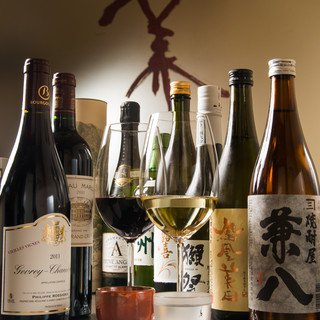 Enjoy sake, shochu, whiskey, and sommelier-selected wine.