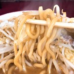 がっつり食堂ドカメン - 小豚らぁめん麺リフト