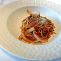 リストランテ･ヒロ チェントロ 丸ビル店 - 千葉県産旨脂舞豚と新玉ねぎのボロネーゼソーススパゲッティーニ