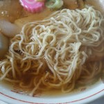 太陽食堂 - 釧路三原製麺の細麺。