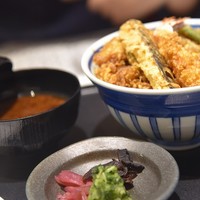 銀座 天一 博多店 - しじみ汁、お漬物