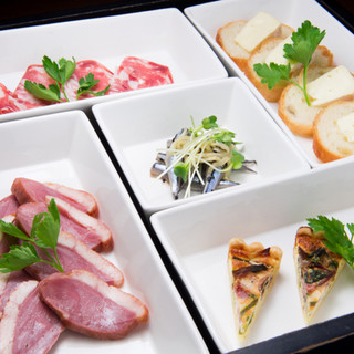 結婚式二次会コース 飲み放題2時間 お料理付 伊酒屋 ぼーの 小野田 イタリアン 食べログ