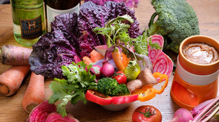 野菜がおいしいレストラン LONGING HOUSE - 元気な野菜たちのバーニャカウダ