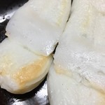 粟野蒲鉾店 - プレーンな笹かまには、ちょっと高級な山葵をつけて…