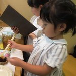 夢風景 - 娘お箸の使い方をお造りで練習中