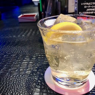 ディージェーバー アンド ラウンジ レップ_1