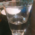 Sakeno Daimasu - 花巴 太古の酒 水もと純米  90ml 380円
      ちょっと飲んでしまってからの撮影…