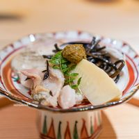 お料理 志ぶう - 九十九里の蛤、 下関の河豚、 京都物集女（もずめ）の筍、 生ひじき、 蛤の肝と、京都の酢味噌を合わせて