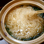 旬菜食房栖玄 - 鱧鍋の後にはそうめんが入れられる。