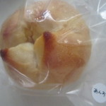 天然酵母パン kukka - あんずクリームチーズ