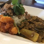 大衆中遊華食堂 八戒 - ラム肉の麻辣カリィ、海老チリ、魯肉飯