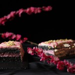 Vi-Gan Resutoran Awatama - ピンクチョコレート、苺クリームのケーキ
