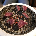 ステーキ酒場 うしマル - 好きな焼き加減で焼きます