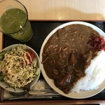 海鮮料理魚春とと屋 - ランチの  海鮮カレー   サラダ付き   800円